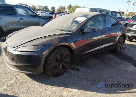 2025 Tesla Model 3 Long Range Rear-Wheel Drive/Standard Rear-Wheel Drive z USA, uszkodzony, nr VIN 5YJ3E1EA8SF999042